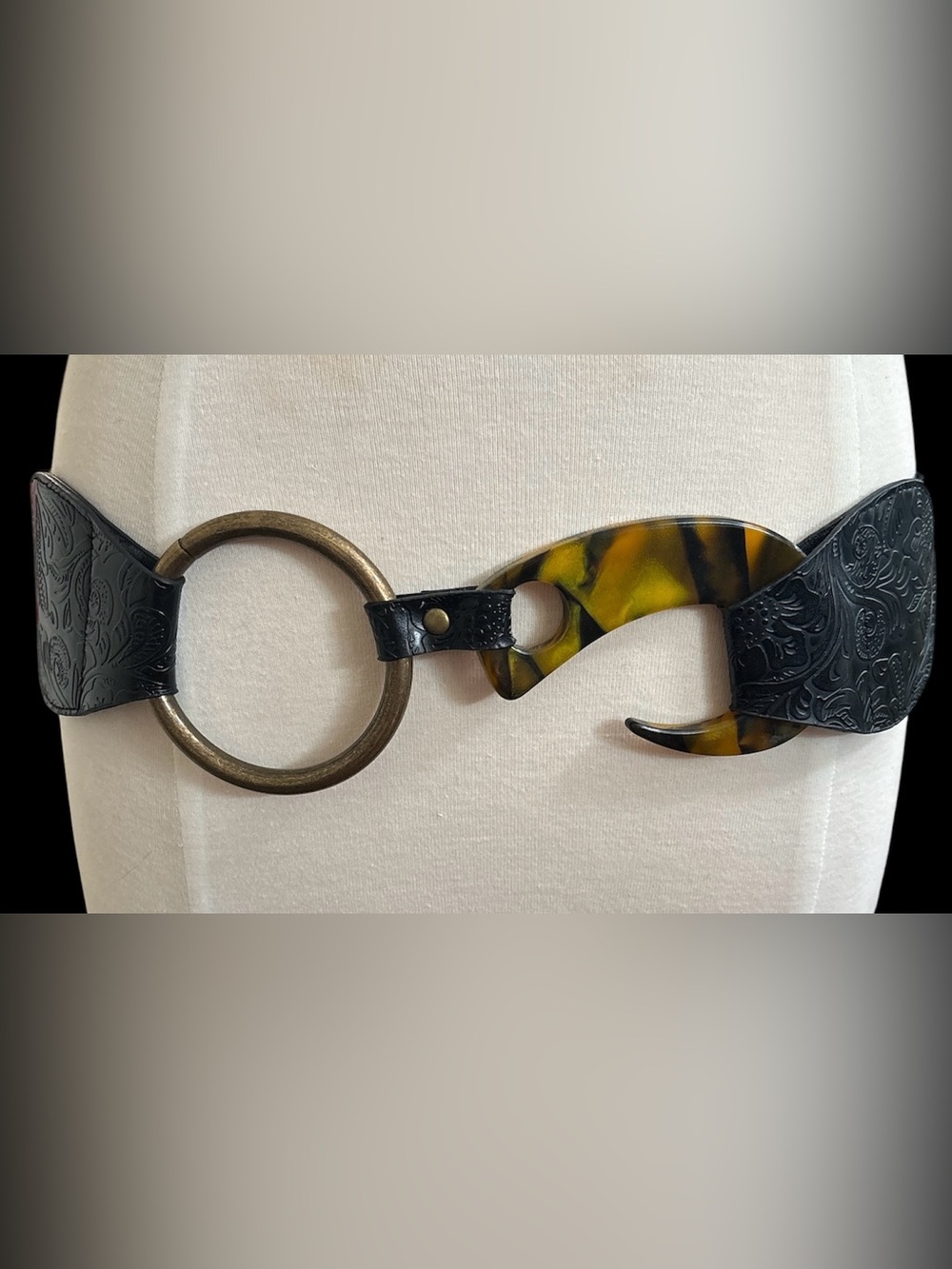 Lake shore drive Black Leather Belt with Tortoiseshell Accent
